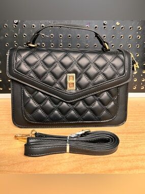 Black Quilted Top-Handle Crossbody Bag - Elegant Women's Shoulder Purse